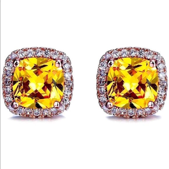 New Rose Gold Diamond Stud Earrings - Picture 2 of 2